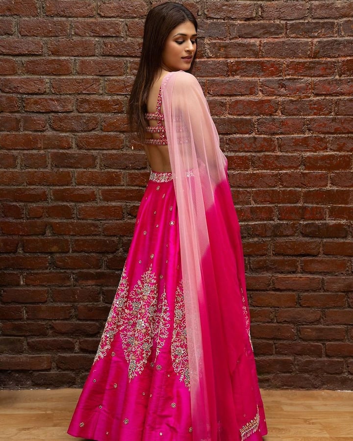 ఈ మధ్య సినిమాలు వెండితెరపై శ్రద్ధాదాస్‌ సందడి కరువైంది కానీ సోషల్‌ మీడియాలో గ్లామరషో చేస్తూనే ఉంది