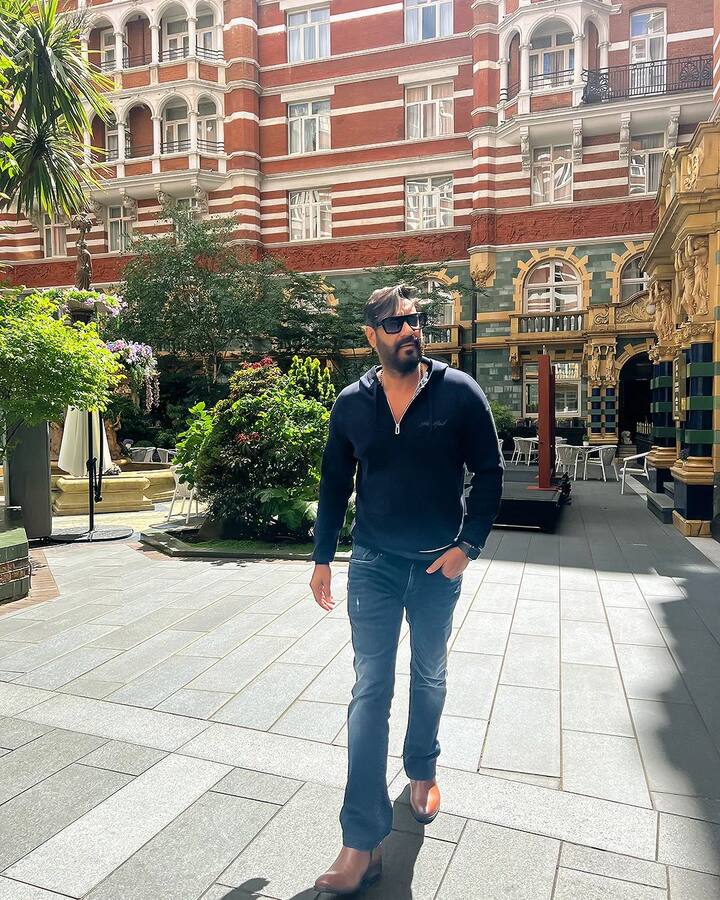 आपको जानकर हैरानी होगी कि अजय के पास सिर्फ मुंबई ही नहीं विदेश में भी कई लग्जरी घर हैं. एक्टर का लंदन के पार्ट लेन में एक घर है.