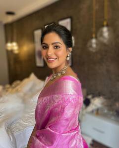 Samyuktha: కొప్పున మల్లెలు, గులాబీ చీర- సంయుక్త క్యూట్ పిక్స్ చూశారా?