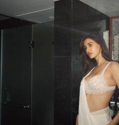 Disha Patani Pics: વ્હાઈટ સાડી અને ડીપનેક બ્લાઉઝમાં દિશા પટનીએ લગાવી આગ