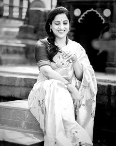 'आई कुठे काय करते' मालिकेतील  अरुंधतीचा ग्लॅमरस अवतार; फोटो पाहाचं!