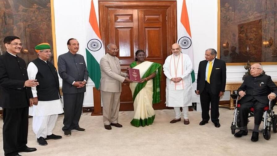 One Nation-One Election : Ram Nath Kovind-led panel on ‘One nation, One election’ submits report to President One Nation-One Election પર કોવિંદ કમિટીએ રાષ્ટ્રપતિને સોંપ્યો 18626 પાનાનો રિપોર્ટ