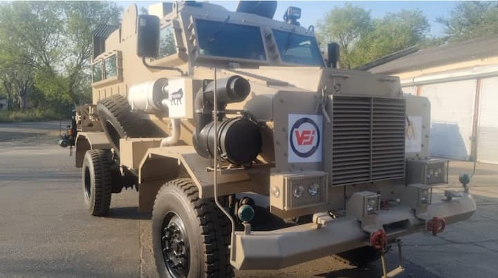 वीएफजे के सीजीएम संजीव भोला ने एबीपी लाइव से बातचीत में कहा कि एमपीवी भारी से भारी विस्फोटक से सैनिकों को सुरक्षा देता है. विस्फोट के बाद उसमें बैठे सैनिकों को कम नुकसान होता है. सेना के साथ अर्धसैनिक बलों के जवानों के लिए यह कवच काम करता है.