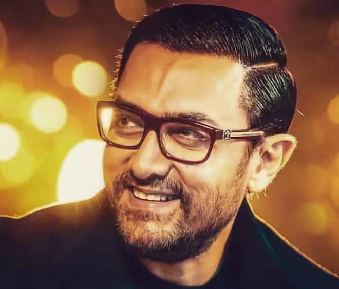 આમિર ખાન દેશના અમીર કલાકારોમાંથી એક છે એટલું જ નહીં પરંતુ તે ફિલ્મ ઈન્ડસ્ટ્રીમાં 100 કરોડની ક્લબમાં સામેલ થનાર પ્રથમ વ્યક્તિ છે. 2008માં રિલીઝ થયેલી તેની ફિલ્મ ગજનીએ 100 કરોડ રૂપિયાની કમાણી કરી અને તેને આ ક્લબનો પહેલો એક્ટર બનાવ્યો હતો. આ ફિલ્મે તે સમયે સૌથી વધુ કમાણી કરવાનો રેકોર્ડ બનાવ્યો હતો. અને ખાસ વાત એ છે કે આ ફિલ્મનો રેકોર્ડ તોડનાર ફિલ્મ 3 ઈડિયટ્સ પણ આમિર ખાનની જ ફિલ્મ હતી.