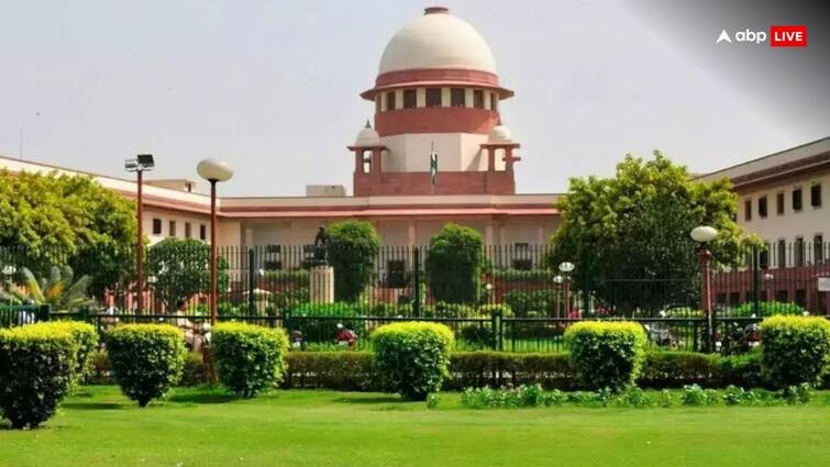 Supreme Court on NCP Symbol Controversy Judge asked Ajit Pawar side Why Are You Using Sharad Pawar Photos ANN NCP Symbol Controversy: अजित पवार गुट को सुप्रीम कोर्ट की फटकार, कहा- क्यों कर रहे शरद पवार के फोटो का इस्तेमाल