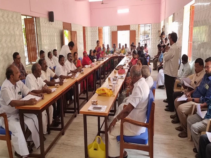 பெரியகுளம் பேருந்து நிலையத்திற்குள் பேருந்துகளை வரவழைக்க உண்ணாவிரத போராட்டம் நடத்த தயார் - சீறிய நகர் மன்ற உறுப்பினர்கள்