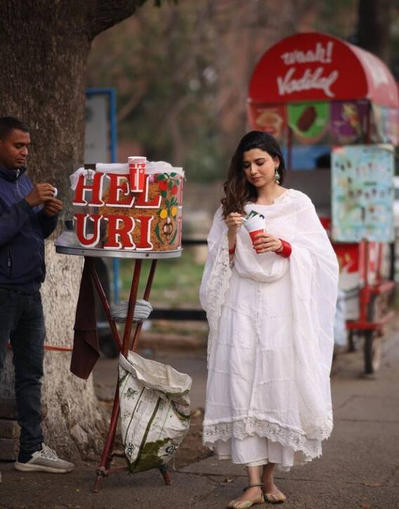 ਨਿਮਰਤ ਖਹਿਰਾ ਦਾ ਇਹ ਲੁੱਕ ਵੇਖ ਖੁਸ਼ੀ 'ਚ ਝੂਮੇ ਫੈਨਜ਼