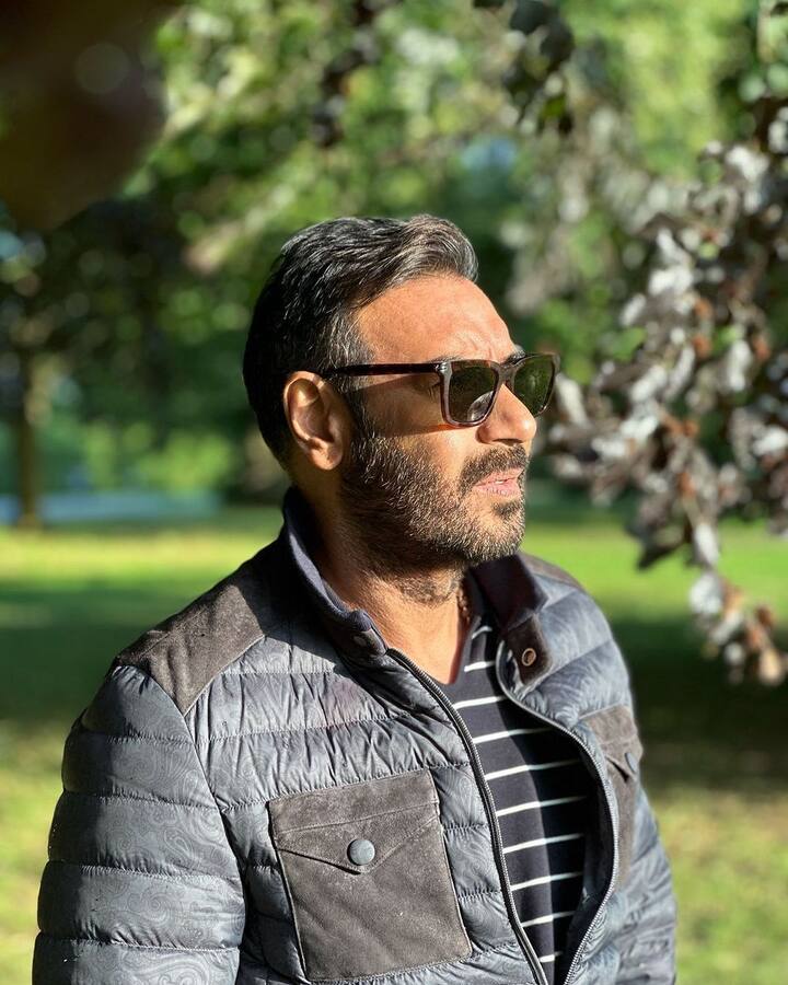 अजय अपनी फैमिली के साथ मुंबई के अलीशान बंगले में रहते हैं. जिसका नाम उन्होंने शिवशक्ति रखा है. रिपोर्ट्स के अनुसार इसकी कीमत 60 करोड़ रुपये हैं.