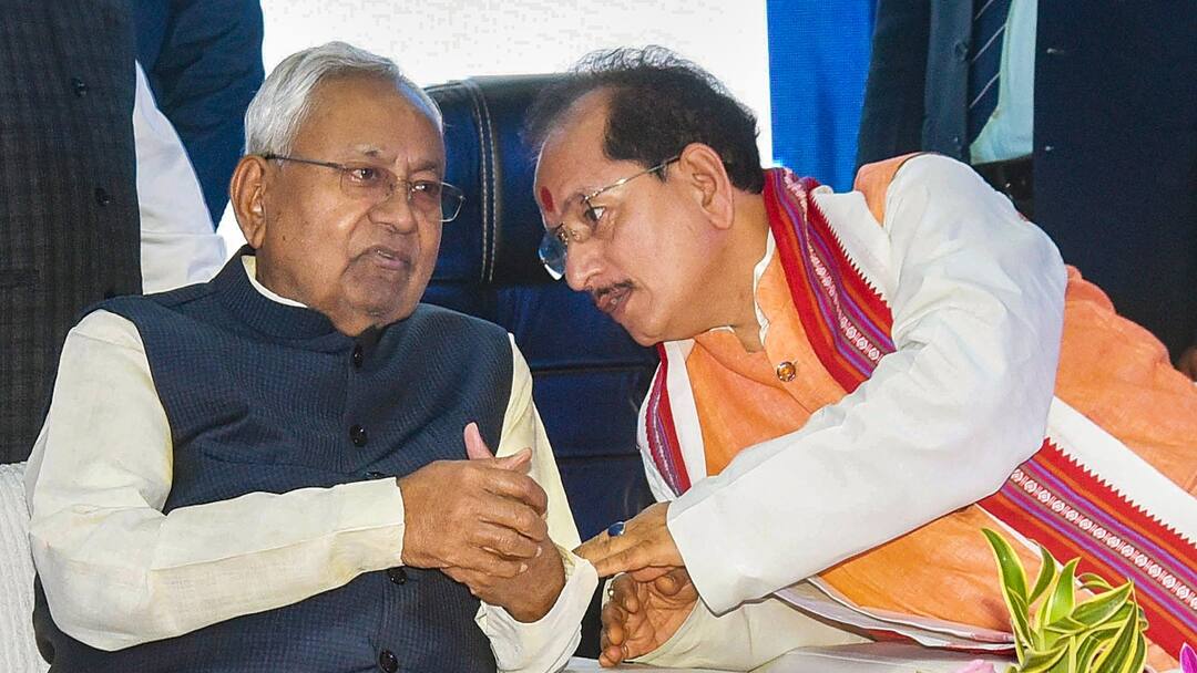 Bihar Cabinet Expansion: मंत्रिमंडल विस्तार को लेकर बिहार में हलचल शुरू, JDU नेताओं को आने लगे फोन Nitish government reveals possible date for cabinet expansion in Bihar Bihar Cabinet Expansion: मंत्रिमंडल विस्तार को लेकर बिहार में हलचल शुरू, JDU नेताओं को आने लगे फोन