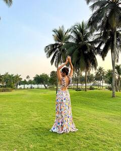 Seerat Kapoor Photo: બગીચામાં સીરત કપુરે આપ્યા સ્ટનિંગ પોઝ, તસવીરો વાયરલ