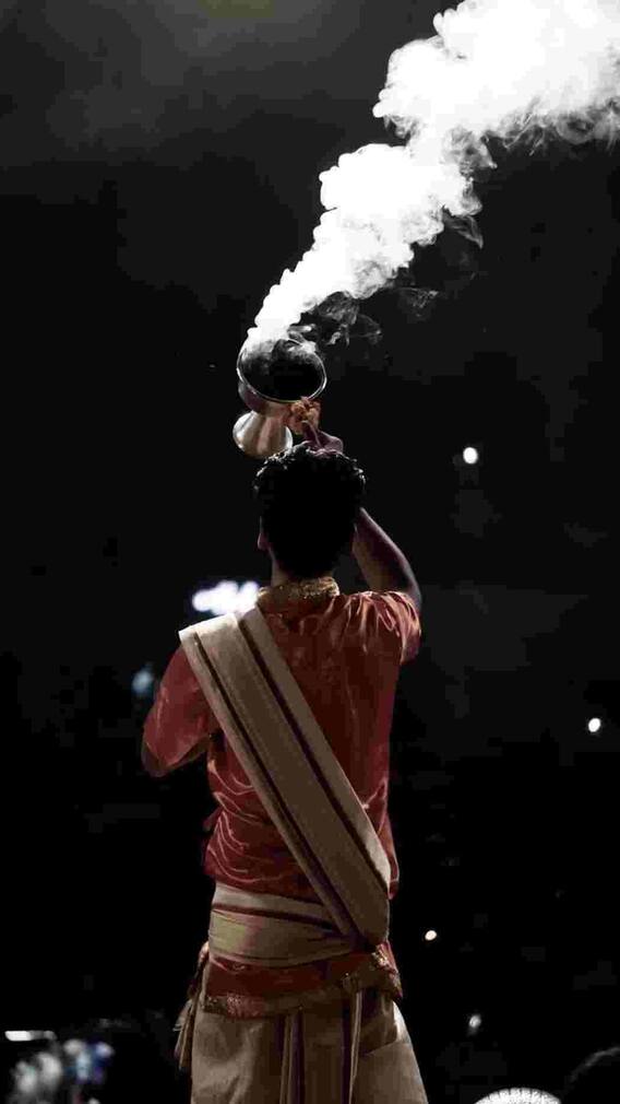 भारत के अलावा कहां रहते हैं सबसे ज्यादा हिंदू