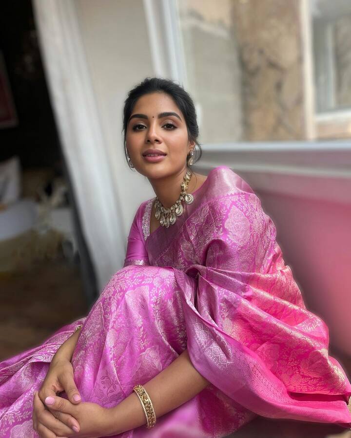 ఆ తర్వాత కల్యాణ్ రామ్ తో కలిసి నటించిన ‘బింబిసార‘ అనే సినిమా కూడా మంచి విజయాన్ని అందుకుంది. Photo Credit: Samyuktha/Instagram