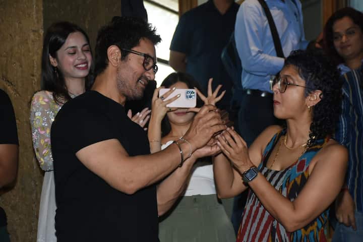 इस मौके पर आमिर खान ने अपनी दिली ख्वाहिश जाहिर की कि हर कोई 'लापता लेडीज' देखकर उन्हें तोहफा दे।  उन्होंने मजाकिया अंदाज में कहा कि यह उनके जन्मदिन का सबसे बड़ा उपहार होगा।