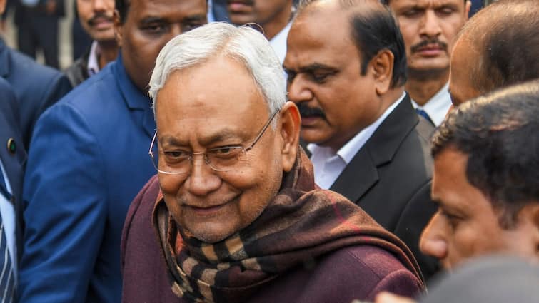 CM Nitish kumar statement on seat sharing and cabinet expansion of NDA in Bihar Nitish Kumar: NDA में बिहार की सीट शेयरिंग की घोषणा कब होगी? CM नीतीश ने किया क्लियर 