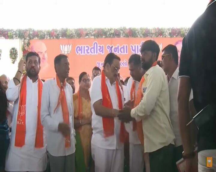 Former Assembly MLA from Manavdar joined BJP Gujarat Politics: માણાવદર વિધાનસભાના પૂર્વ ધારાસભ્યે ભાજપમાં જોડાયા, પાટીલની ઉપસ્થિતિમાં ધારણ કર્યો કેસરિયા