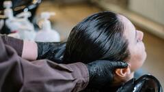 Hair Growth: নিজের অজান্তেই করছেন এই ভুলগুলি? বাধাপ্রাপ্ত হতে পারে চুলের বৃদ্ধি