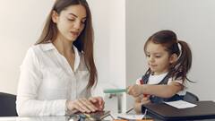 सिग्नल पेरेंट्स जानें कैसे करें अपने बच्चों की परवरिश, कभी नहीं आएगी कोई परेशानी