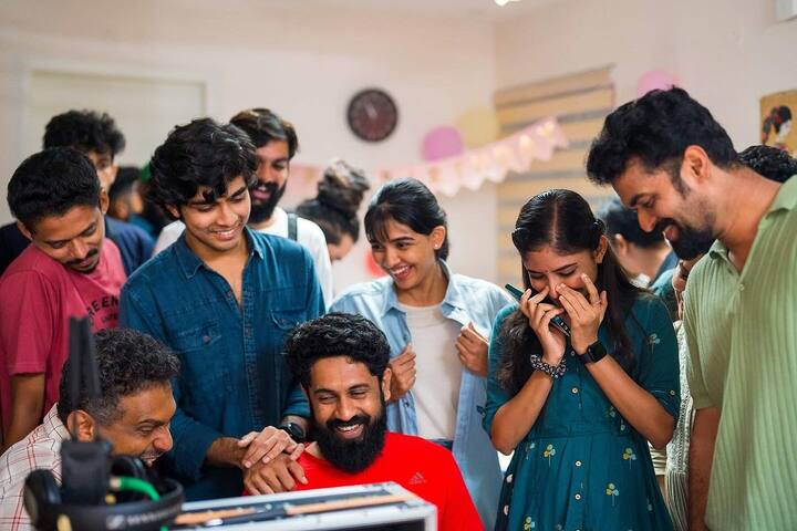 பிரேமலு (Premalu) : கடந்த பிப்ரவரி 9 ஆம் தேதி மலையாளத்தில் வெளியான பிரேமலு படம் நல்ல வரவேற்பை பெற்றதையடுத்து தமிழில் டப்பிங் செய்யப்பட்டு மார்ச் 15 ஆம் தேதி வெளியாகவுள்ளது.