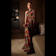 Aditi Rao Photos : பூப்போட்ட சேலை அணிந்து மனதை பறிக்கும் நடிகை அதிதி ராவ் ஹைதாரி!