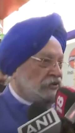 पेट्रोल-डीजल के कीमतों में कटौती पर बोले पेट्रोलियम मंत्री | #abpnewsshorts