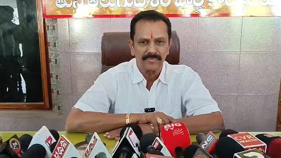 Yanamala Krishnudu joins to YSRCP | తునిలో టీడీపీకి షాక్..వైసీపీలోకి యనమల కృష్ణుడు..? | ABP Desam