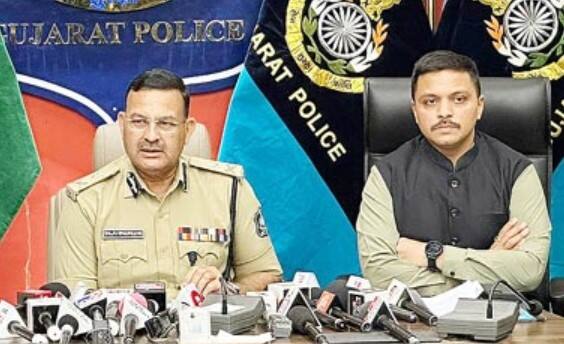 Rajkot Crime Branch arrests 5 people of Gilol gang from Delhi  Rajkot Crime:  આંતર રાજ્ય ચોરી કરતી ગિલોલ ગેંગના 5 શખ્સોને રાજકોટ ક્રાઈમ બ્રાંચે દિલ્હીથી ઝડપ્યા