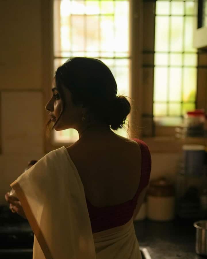 శివ కార్తికేయన్‌తో మరోసారి జతకట్టిన ప్రియాంక ‘డాన్’ మూవీతో హిట్ కొట్టింది. ఇటీవల ధనుష్ మూవీ ‘కెప్టెన్ మిల్లర్’లో మాస్ క్యారెక్టర్‌తో మంచి మార్కులు కొట్టేసింది. ప్రస్తుతం తమిళంలో ‘బ్రదర్’ అనే మూవీలో నటిస్తోంది.