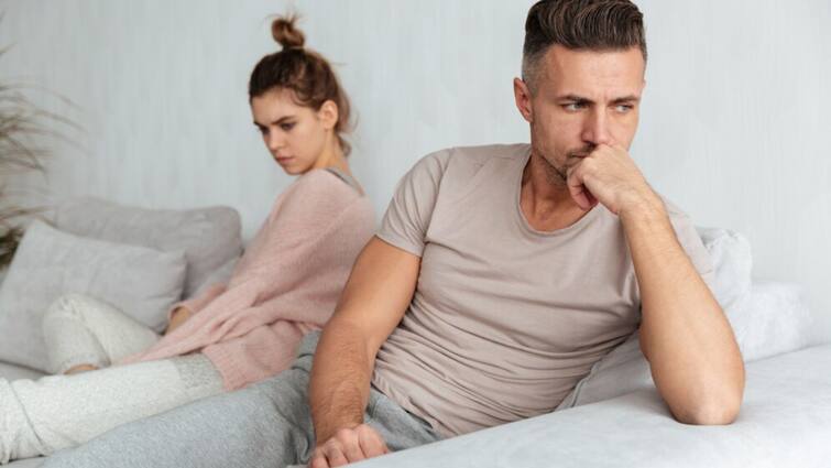 There is ego in your relationship follow these methods to save love आपके भी रिश्ते के आगे आ रहा है इगो? प्यार को बचाने के लिए अपनाएं ये तरीके