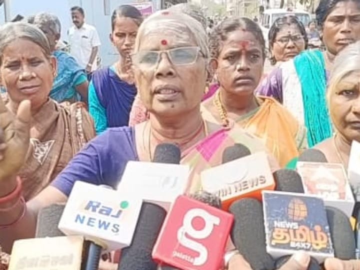 20 ஆண்டுகளாக சாலை வசதி  இல்லை; கரூரில் மக்கள் சாலை மறியல் போராட்டம்