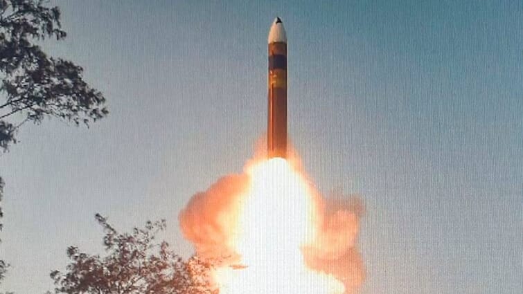 india test fires agni 4 ballistic missile 4000 km range પાકિસ્તાનનું હવે આવી બન્યું સમજો! ભારતે બેલિસ્ટિક મિસાઈલ અગ્ની 4નું સફળ પરીક્ષણ કર્યું, જાણો આ કેટલી ખતરનાક છે?