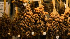 मुस्लिम देश पाकिस्तान में किस दाम में मिलता है खजूर? जानिए भारत से महंगा है या सस्ता