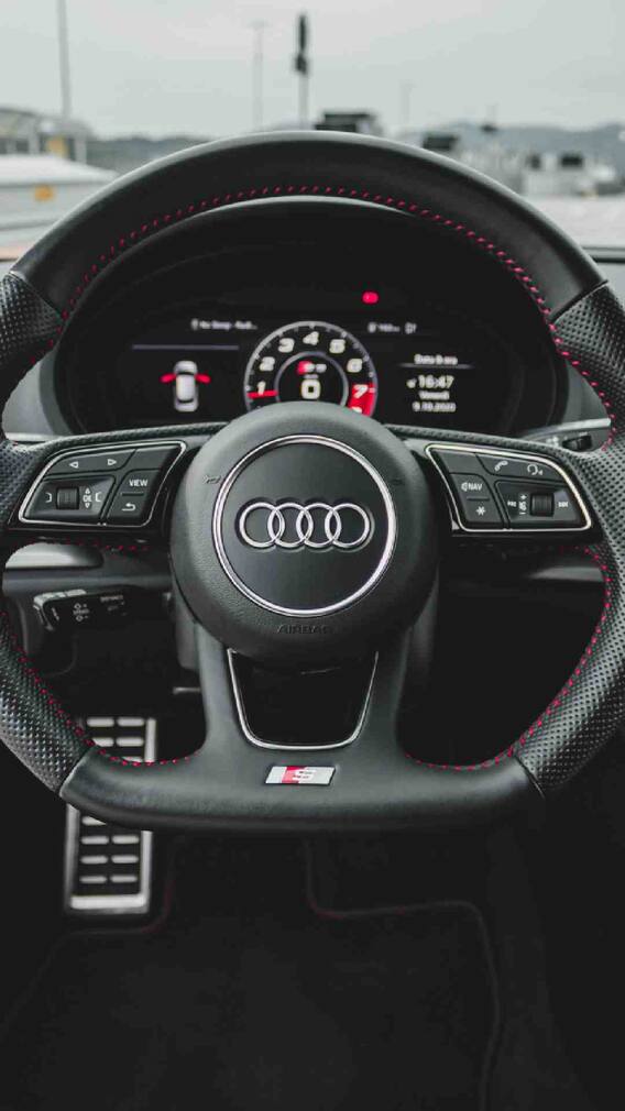 Audi car logo : ऑडी कारच्या लोगोमध्ये चार रिंग का आहेत?