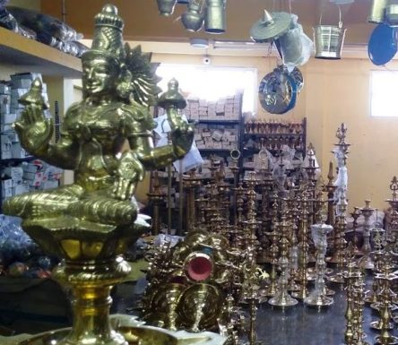 Nachiyar Kovil Kuthu Vilakku: விளக்கு என்றாலே நாச்சியார்கோவில் விளக்குகள்தான்; அப்படி என்ன சிறப்பு? - வாங்க பார்க்கலாம்