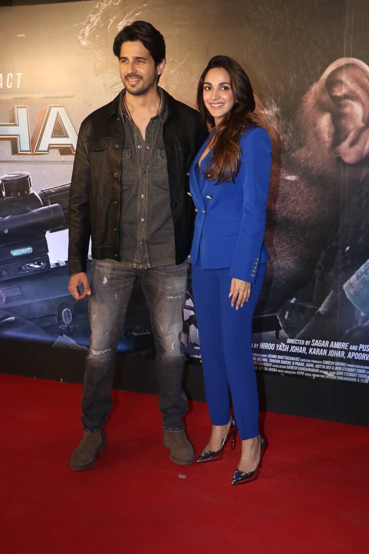 દિશાએ પણ યોદ્ધાની સ્ક્રીનિંગમાં કિયારા અડવાણી સાથે પોઝ આપ્યો હતો. બંનેએ એમએસ ધોની ફિલ્મમાં સાથે કામ કર્યું છે.