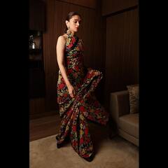 Aditi Rao Photos : பூப்போட்ட சேலை அணிந்து மனதை பறிக்கும் நடிகை அதிதி ராவ் ஹைதாரி!