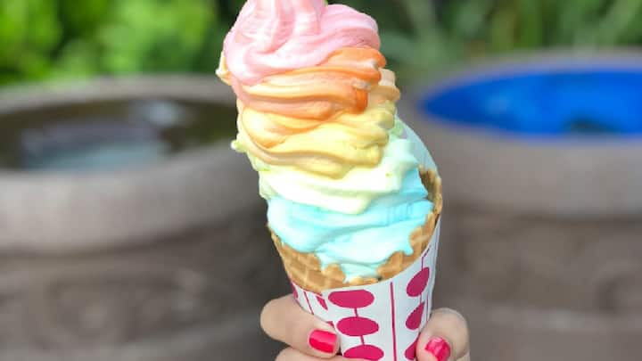 Ice cream Benefits : आईस्क्रीम खायला लहानांपासून मोठ्यांपर्यंत कोणाला आवडत नाही?लहानपणी आपण आईस्क्रीम  काहीही विचार न करता खायचो,पण आता ते खाण्यापूर्वी कितीतरी वेळा विचार करावा लागतो.