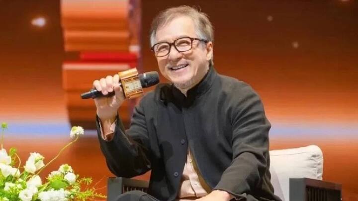Jackie Chan latest photo viral on social media Jackie Chan: ஜாக்கிசானுக்கு என்ன ஆச்சு? - நொறுங்கிப்போன ரசிகர்கள்.. வைரலாகும் போட்டோ!