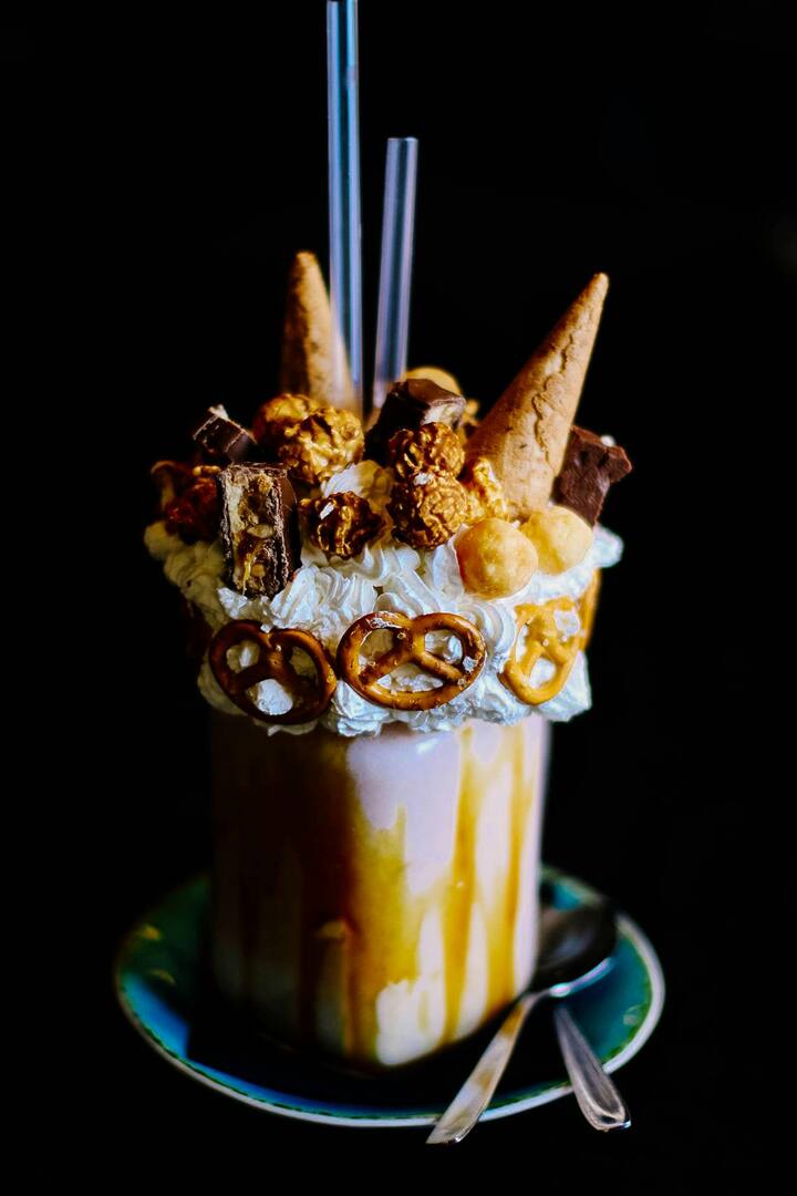 आईस्क्रीम खायला लहानांपासून मोठ्यांपर्यंत कोणाला आवडत नाही? लहानपणी आपण आईस्क्रीम  काहीही विचार न करता खायचो, पण आता ते खाण्यापूर्वी कितीतरी वेळा विचार करावा लागतो. [Photo Credit : Pexel.com]