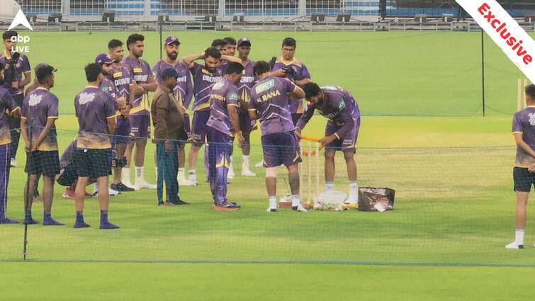 IPL 2024 Exclusive Kolkata Knight Riders cricketers offer puja before first practice session at Eden Gardens KKR Update IPL 2024 Exclusive: উইকেট পুজো করে, নারকেল ফাটিয়ে ইডেনে প্রস্তুতি শুরু কেকেআরের