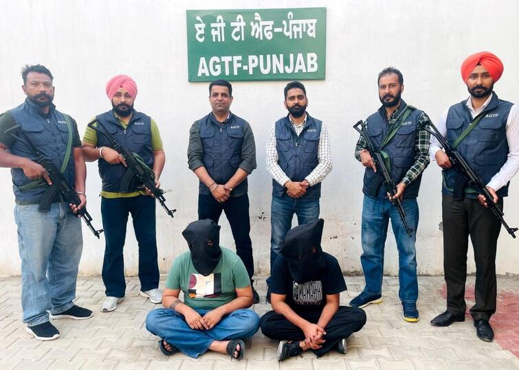 Big action of Punjab Police 2 gangsters arrested with weapons Punjab Police: ਪੰਜਾਬ ਪੁਲਿਸ ਦਾ ਵੱਡਾ ਐਕਸ਼ਨ, ਹਥਿਆਰਾਂ ਸਮੇਤ 2 ਗੈਂਗਸਟਰ ਗ੍ਰਿਫ਼ਤਾਰ, STF 'ਤੇ ਚਲਾਈਆਂ ਸੀ ਗੋਲ਼ੀਆਂ
