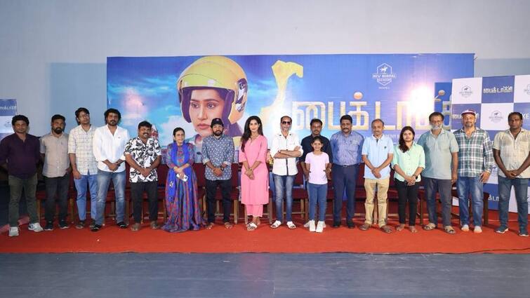 Pooja Ceremony of the movie  Biketaxi and movie crew shared comments about film Bike Taxi: “பெண் ஓட்டுநரின் கதை” - எதிர்பார்ப்பை ஏற்படுத்தும் பைக் டாக்ஸி படம்!