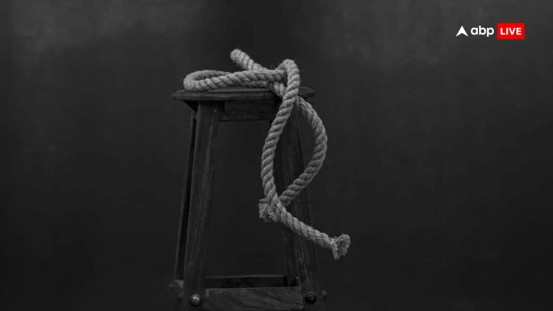 पूछताछ के लिए युवक पहुंचा थाने, फिर घर जाकर लगा ली फांसी... सिंगरौली पुलिस पर लगा ये गंभीर आरोप Singrauli man committed suicide After police station questioning Now serious allegations on police MP ANN पूछताछ के लिए युवक पहुंचा थाने, फिर घर जाकर लगा ली फांसी... सिंगरौली पुलिस पर लगा ये गंभीर आरोप