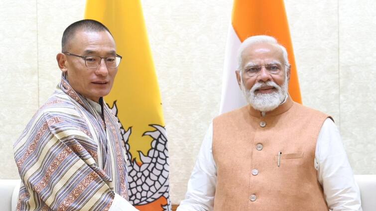 PM Modi Meets Bhutan PM Tshering Tobgay Who Is On1st Overseas Visit After Assuming Office Tshering Tobgay India Visit: भूटान के PM बनने के बाद पहली विदेश यात्रा पर भारत आए शेरिंग टोबगे, पीएम मोदी से हुई मुलाकात, जानें क्या हुई बात