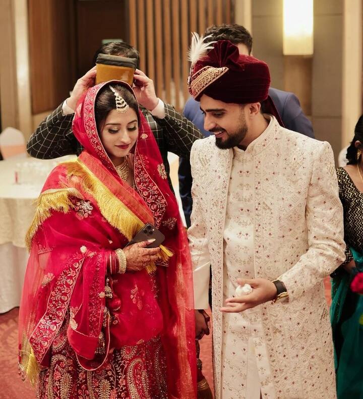 ਮੈਂ ਆਪਣੇ ਪਰਿਵਾਰ ਦੀ ਮੌਜੂਦਗੀ ਵਿੱਚ ਰਸਮੀ ਤੌਰ 'ਤੇ ਵਿਆਹ ਕਰਵਾ ਲਿਆ। ਮੈਂ ਕੋਈ ਗੁਪਤ ਵਿਆਹ ਨਹੀਂ ਕੀਤਾ। ਮੈਂ ਆਪਣੇ ਪਰਿਵਾਰ ਤੋਂ ਬਿਨਾਂ ਬੰਦ ਕਮਰੇ ਵਿੱਚ ਵਿਆਹ ਨਹੀਂ ਕਰਵਾਇਆ, ਮੈਂ ਸੋਮੀ ਅਤੇ ਮੇਰੇ ਪਰਿਵਾਰ ਦੋਵਾਂ ਦੀ ਮਨਜ਼ੂਰੀ ਨਾਲ ਵਿਆਹ ਕੀਤਾ ਹੈ।