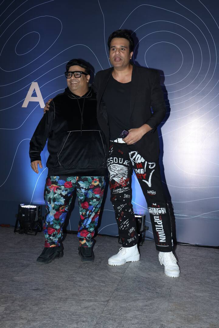 कीकू और अभिषेक ने इस दौरान पैप्स संग मस्ती करते हुए खूब तस्वीरें क्लिक कराईं.