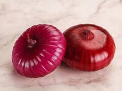 Kitchen Hacks : કિચનમાં લાંબા સમય સુધી રાખેલી  ડુંગળી ખરાબ નહિ થાય,  આ રીતે કરો  સ્ટોર