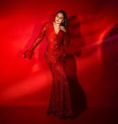 PHOTO: जणू लाल परीच... पाहा सोनाक्षी सिन्हाचं घायाळ करणारं सौंदर्य!