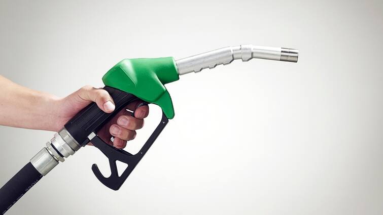 Petrol-Diesel Price In Haryana Today 15 march latest rate in Gurugram Ambala Chandigarh Petrol-Diesel Price In Haryana: हरियाणा में आज क्या हैं पेट्रोल-डीजल रेट? तेल भरवाने से पहले जानें कीमत