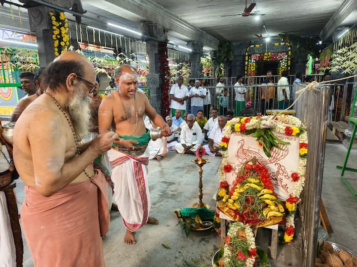 வருகின்ற 23ஆம் தேதி காலை 6 மணிக்கு தேரோட்டமும் 24 ஆம் தேதி காலை தீர்த்தவாரியும் அன்று இரவு தெப்ப உற்சவம் நடைபெற உள்ளது.