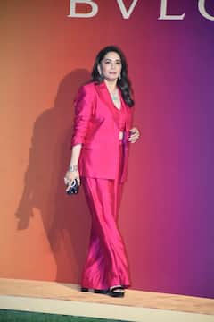 ईशा अंबानी की होली पार्टी में लगा बॉलीवुड सितारों का मेला, Madhuri-Priyanka से लेकर शिल्पा तक महफिल लूटते नजर आए ये सितारे